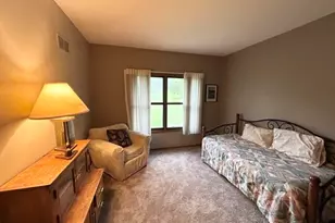 8123 S Legend Dr, Franklin, WI 53132 - Photo 4