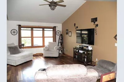 4502  Ridge Ct, Manitowoc, WI 54220 - Photo 8