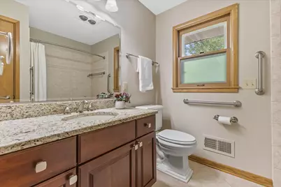 3275 S Thornapple Ln, New Berlin, WI 53146 - Photo 22