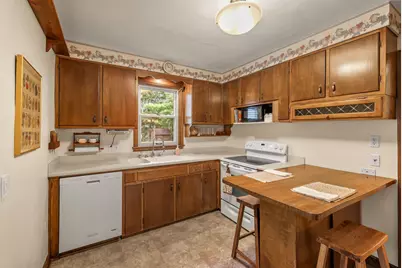 3514  Lucia Crst, Madison, WI 53705 - Photo 8