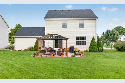 1727  Cloverview St, West Bend, WI 53095 - Photo 26