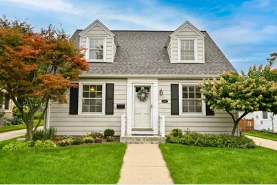 2336 N 82nd St, Wauwatosa, WI 53213 - Photo 1