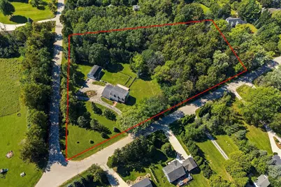 1582  Edgewater Ct, Grafton, WI 53024 - Photo 42
