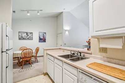 2732  Northview Rd #94, Waukesha, WI 53188 - Photo 10
