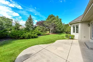 2636 W Lake Forest Ct, Mequon, WI 53092 - Photo 24
