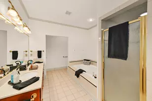 2636 W Lake Forest Ct, Mequon, WI 53092 - Photo 14