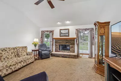 1110  Gruennert Ct, Jefferson, WI 53549 - Photo 8