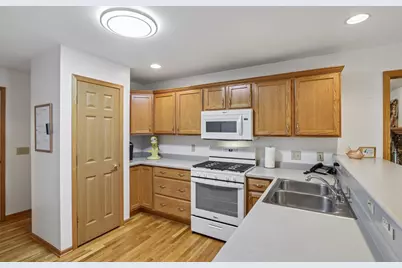 1110  Gruennert Ct, Jefferson, WI 53549 - Photo 16