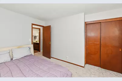 14000 W Wilbur Dr, New Berlin, WI 53151 - Photo 22