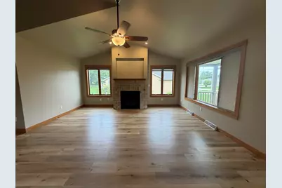 4023  Spring Ct, Sheboygan, WI 53083 - Photo 2