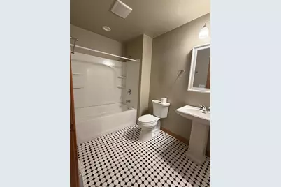 4023  Spring Ct, Sheboygan, WI 53083 - Photo 14