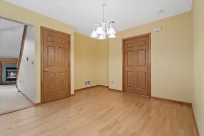 686  Stoney Creek Ct #2, West Bend, WI 53095 - Photo 10