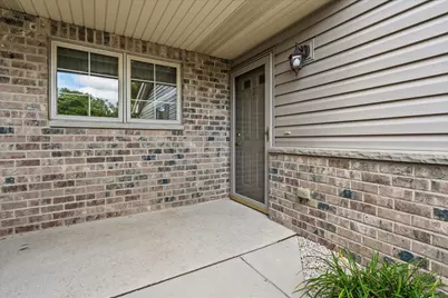 686  Stoney Creek Ct #2, West Bend, WI 53095 - Photo 2