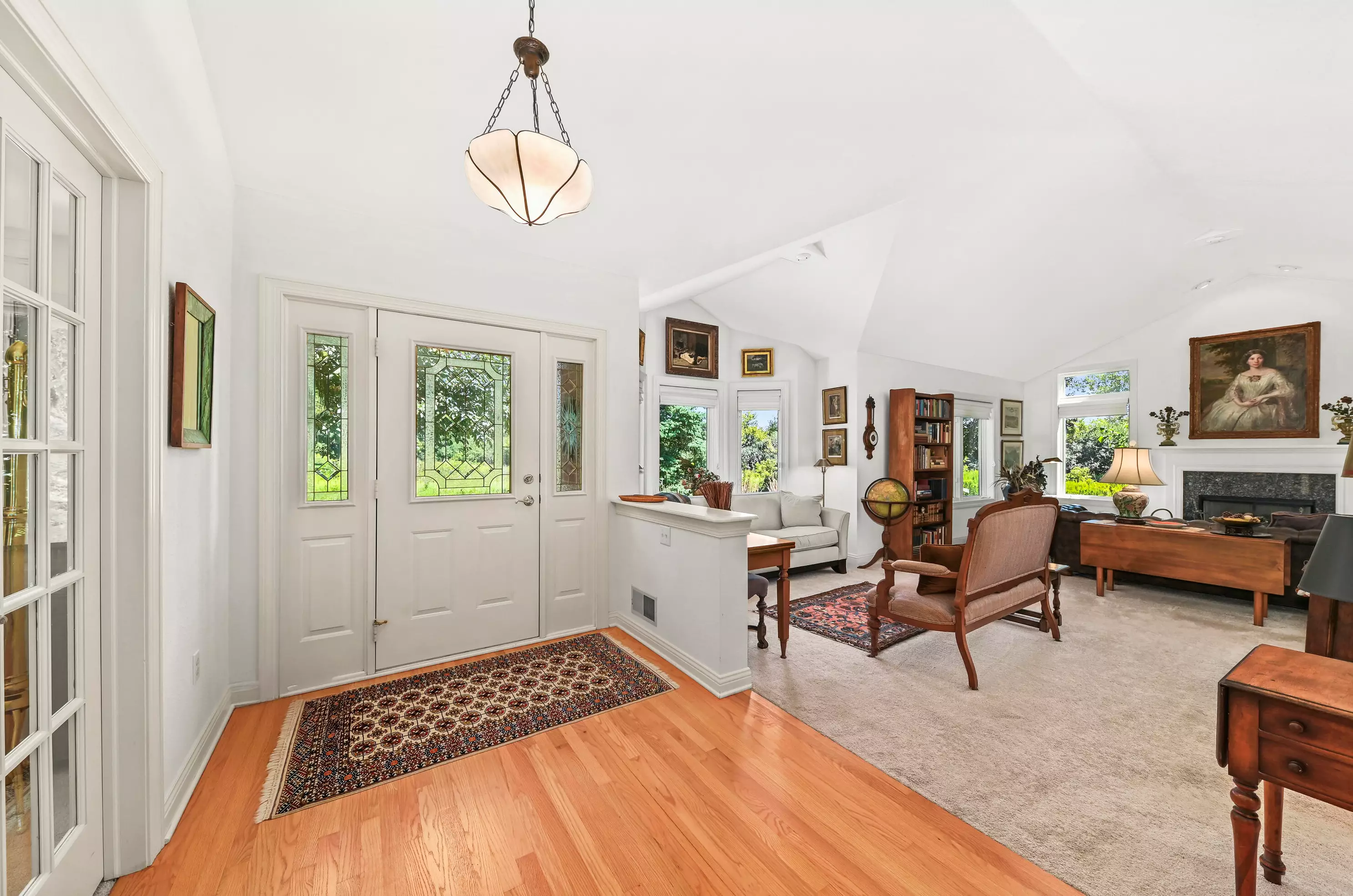 10820 N Essex Dr, Mequon, WI 53092 - MLS 1981521 - Coldwell Banker