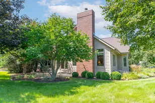 10820 N Essex Dr, Mequon, WI 53092 - Photo 34
