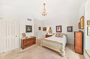 10820 N Essex Dr, Mequon, WI 53092 - Photo 12