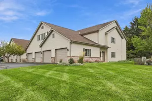 2183 Pine Ridge Ct, Grafton, WI 53024 - Photo 1