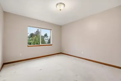864  Ashley Ave, Port Washington, WI 53074 - Photo 16