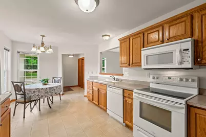 2824  Raintree Ln, Waukesha, WI 53189 - Photo 18