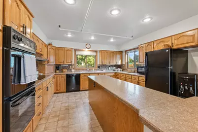 109  Winnebago St, Caledonia, MN 55921 - Photo 2