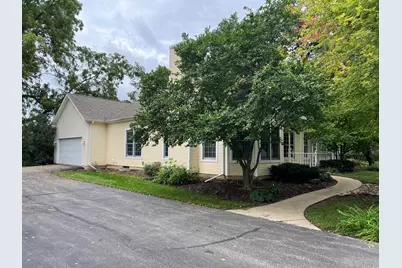 951 S Lake Shore Dr #6, Lake Geneva, WI 53147 - Photo 2