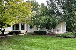 951 S Lake Shore Dr, Lake Geneva, WI 53147 - Photo 1