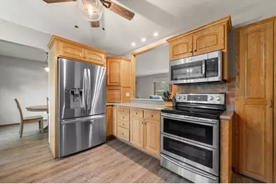 1324 W Paradise Ct, Glendale, WI 53209 - Photo 16