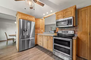 1324 W Paradise Ct, Glendale, WI 53209 - Photo 16
