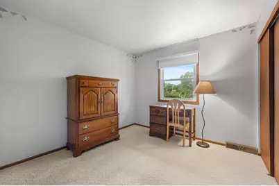 1324 W Paradise Ct, Glendale, WI 53209 - Photo 28