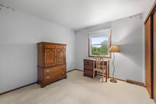 1324 W Paradise Ct, Glendale, WI 53209 - Photo 28