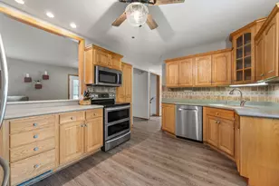 1324 W Paradise Ct, Glendale, WI 53209 - Photo 12