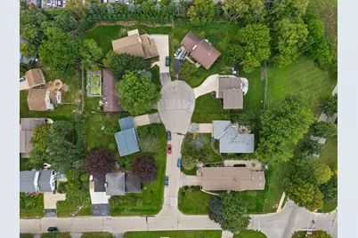 1324 W Paradise Ct, Glendale, WI 53209 - Photo 44