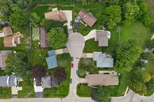 1324 W Paradise Ct, Glendale, WI 53209 - Photo 44