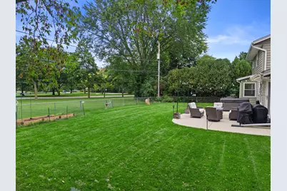 1324 W Paradise Ct, Glendale, WI 53209 - Photo 38