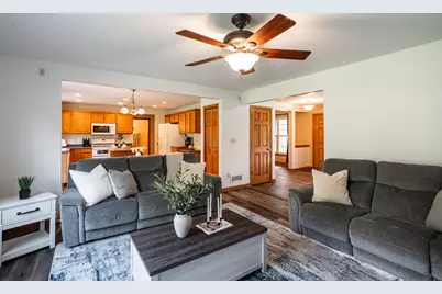3762 E Stargrass Ln, Oak Creek, WI 53154 - Photo 6
