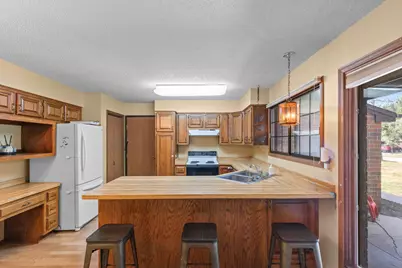8122 S Legend Dr, Franklin, WI 53132 - Photo 6