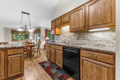 941 W York St, Oak Creek, WI 53154 - Photo 8
