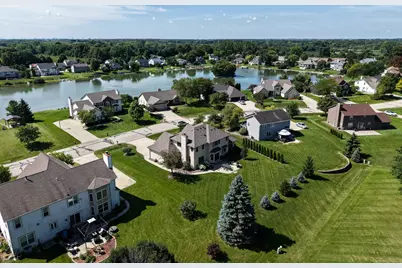 3260 E James Dr, Oak Creek, WI 53154 - Photo 4