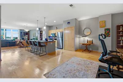 601 E Ogden Ave #504, Milwaukee, WI 53202 - Photo 4