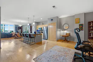 601 E Ogden Ave, Milwaukee, WI 53202 - Photo 4