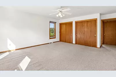 W284N3580  Old North Shore Dr, Delafield, WI 53072 - Photo 40