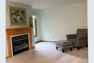 732  Sunnyview Dr, Racine, WI 53406 - Photo 8