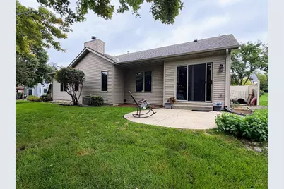 732  Sunnyview Dr, Racine, WI 53406 - Photo 2