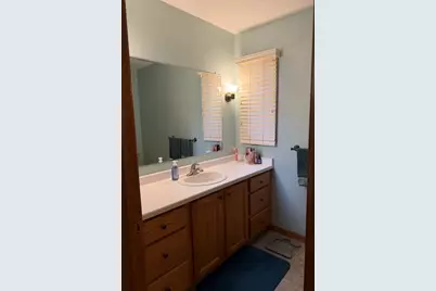 732  Sunnyview Dr, Racine, WI 53406 - Photo 6