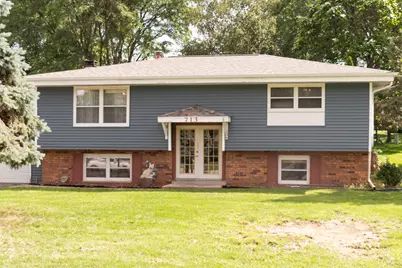 713  Oxford Dr, Hartland, WI 53029 - Photo 1