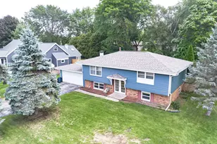 713 Oxford Dr, Hartland, WI 53029 - Photo 6