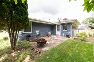 713 Oxford Dr, Hartland, WI 53029 - Photo 28