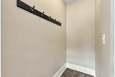 219 W Laflin Ave, Waukesha, WI 53186 - Photo 18