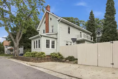 219 W Laflin Ave, Waukesha, WI 53186 - Photo 36