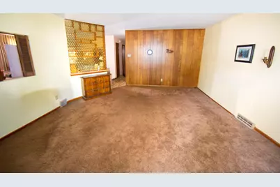 3115 S 95th St, Milwaukee, WI 53227 - Photo 4